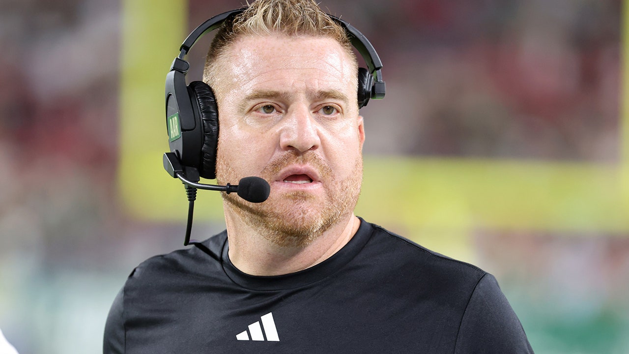 Auburn coach teases USF fans with comments about former school