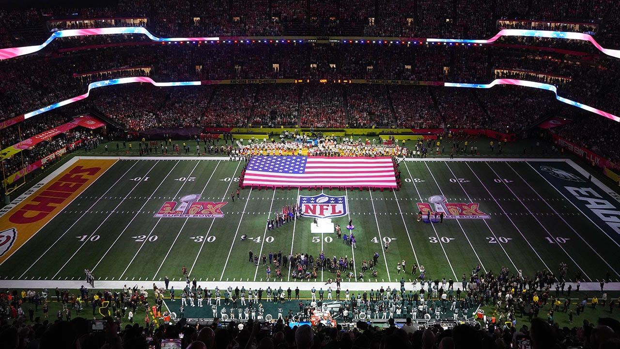 NFL, Amerika’nın 250. yaş gününü özel top ve saha dekorasyonuyla onurlandıracak