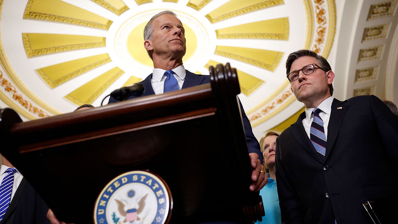 How closed-door negotiations and a guarantee ended longest government shutdown on record How closed-door negotiations and a guarantee ended longest government shutdown on record