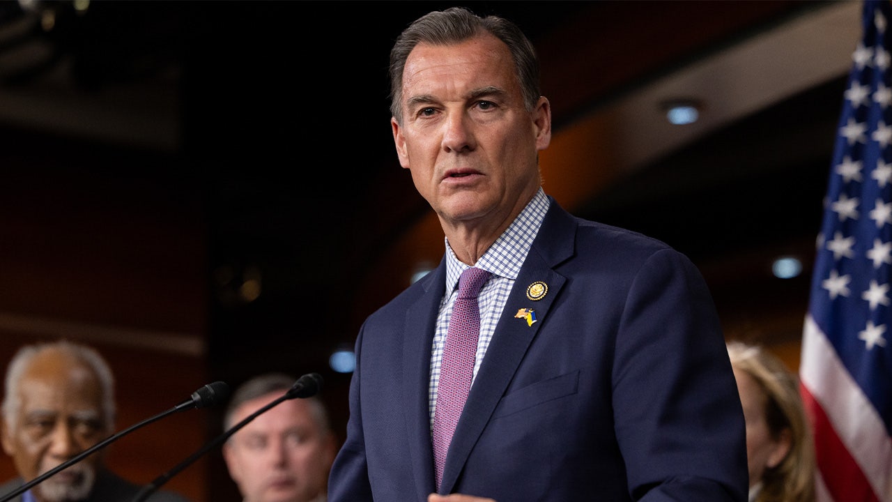 Demócrata moderado de Nueva York denuncia a los ‘extremistas’ de izquierda y derecha: ‘Camino a la destrucción’