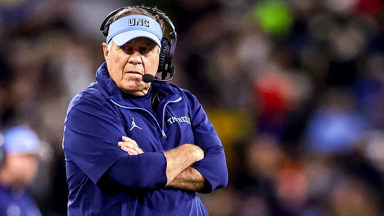 Belichick, Wake Forest antrenörüne buzlu el sıkışma sırasında söylediği tek kelimeyi açıkladı