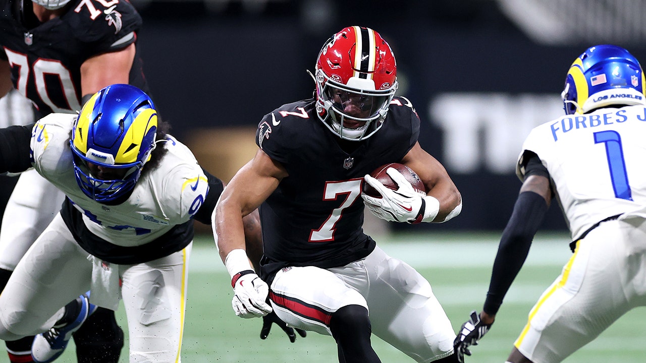 Bijan Robinson's 93-yard touchdown run stuns Rams as Falcons star leads way to upset win