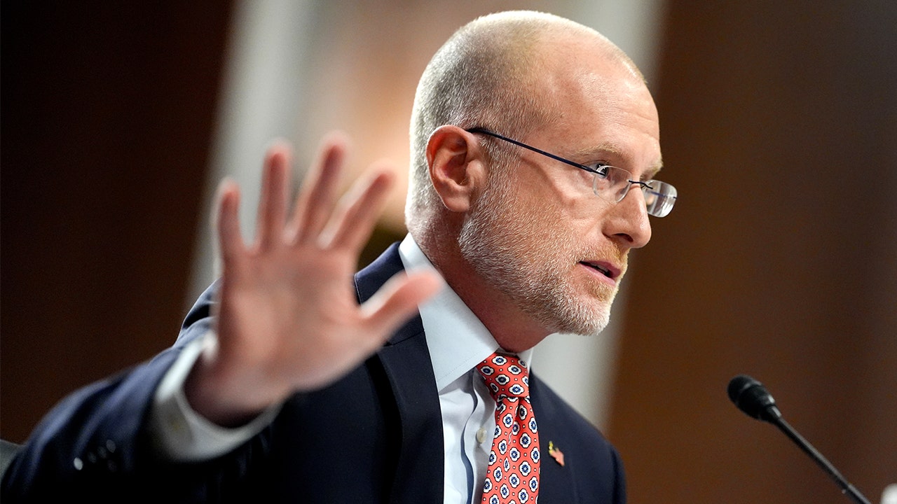 FCC scrubs own reference as 'independent' agency from website after Dem's testy exchange with chairman