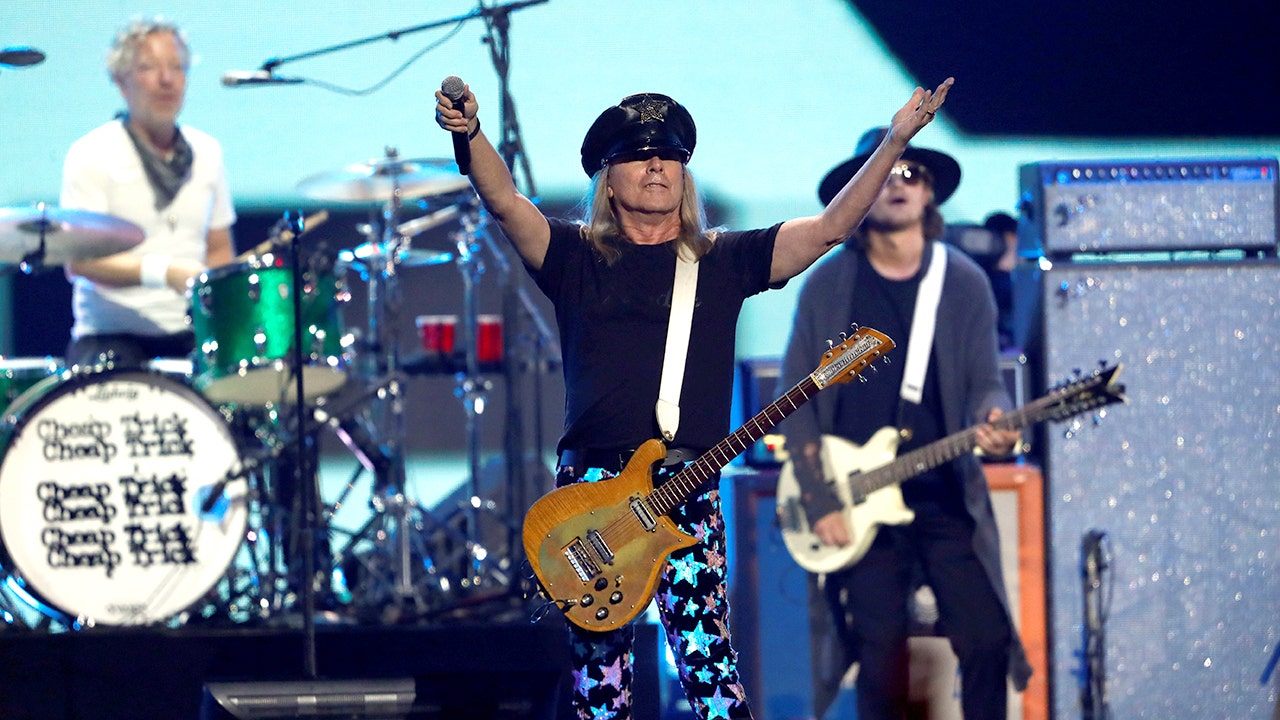 Cheap Trick defends Trump-hosted Kennedy Center performance as a tribute to KISS Cheap Trick defends Trump-hosted Kennedy Center performance as a tribute to KISS