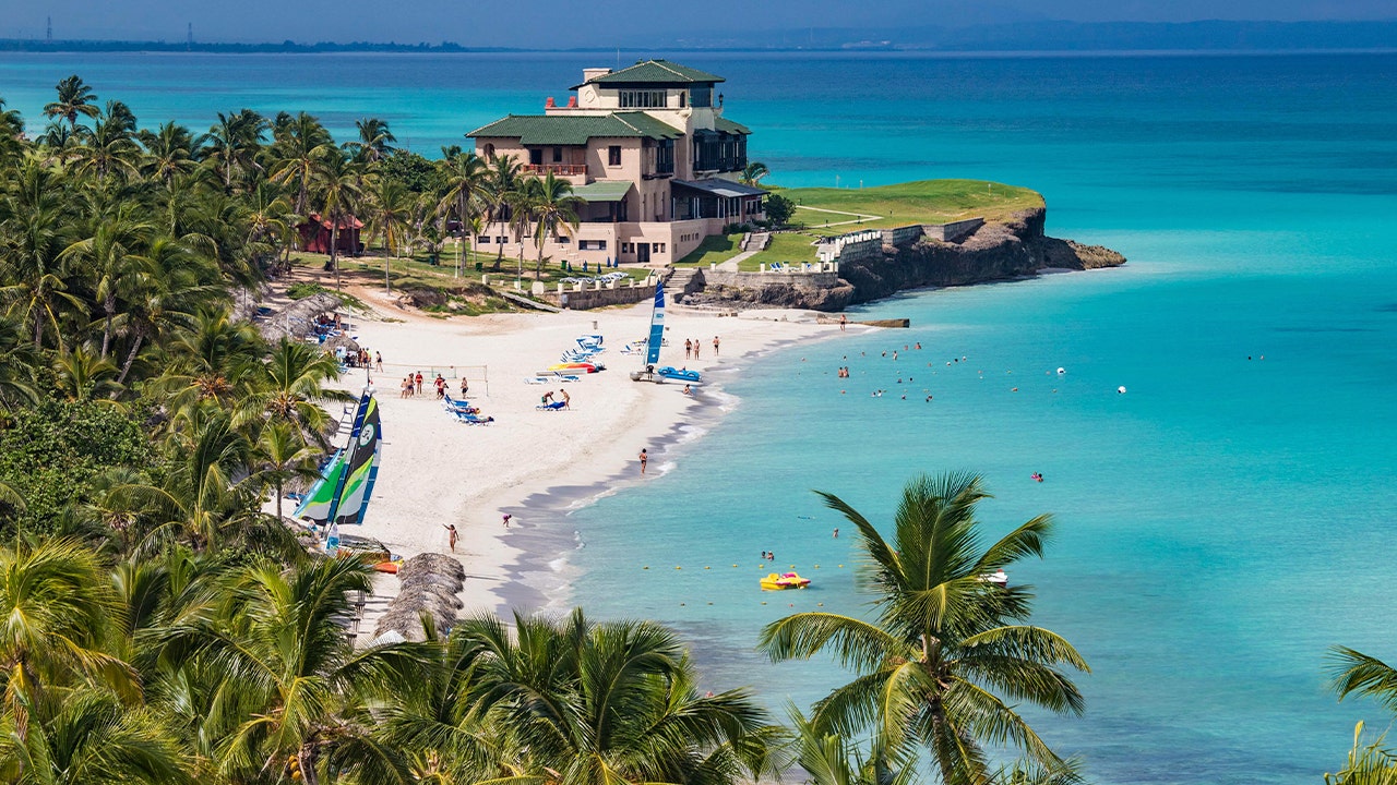 CDC warns Americans traveling to 4 countries over outbreak of untreatable mosquito disease CDC warns Americans traveling to 4 countries over outbreak of untreatable mosquito disease