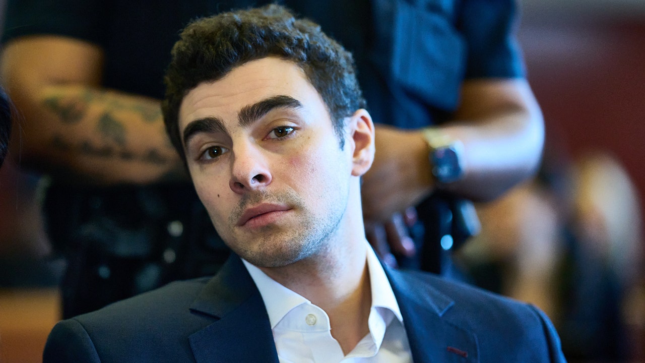 Luigi Mangione, charged with the murder of Brian Thompson, the CEO of United Healthcare, appears in State Supreme Court in Manhattan during an evidence suppression hearing in his case on Friday, December 12, 2025. (Curtis Means for Daily Mail via Pool)