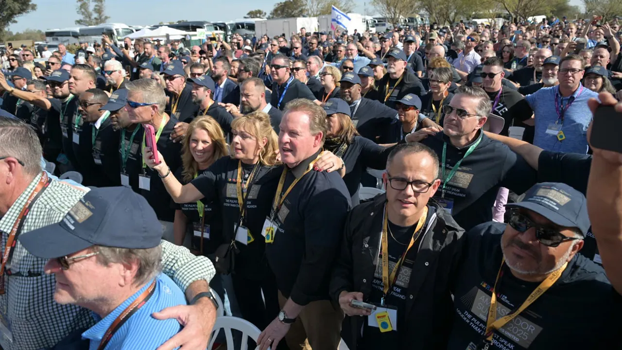 Christian pastors, influencers join 1,000-strong Israel mission backing Jewish state, fighting antisemitism Christian pastors, influencers join 1,000-strong Israel mission backing Jewish state, fighting antisemitism