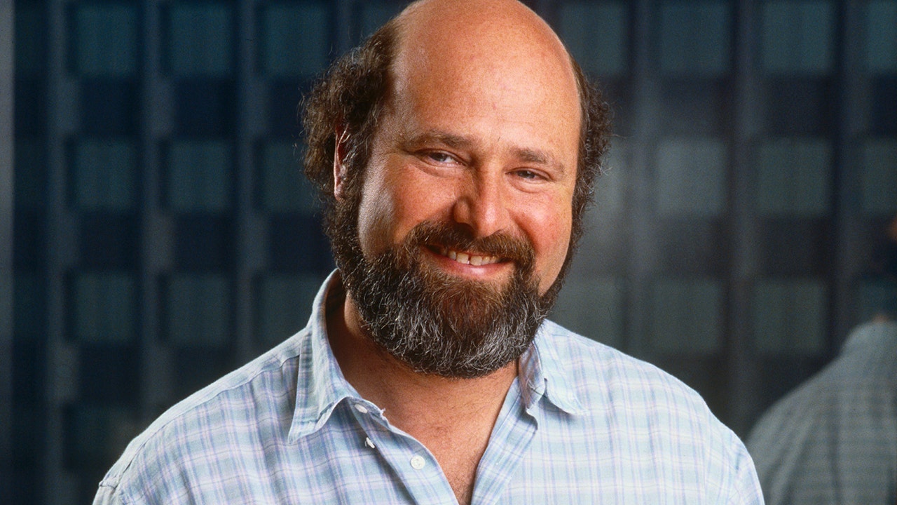 Celebrating a Legacy: Rob Reiner, the Iconic Genius of 'All in the Family'