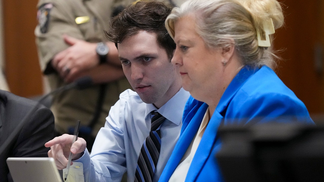 Lawyers for Charlie Kirk’s accused assassin Tyler Robinson want cameras banned after report on taxpayer burden Lawyers for Charlie Kirk’s accused assassin Tyler Robinson want cameras banned after report on taxpayer burden