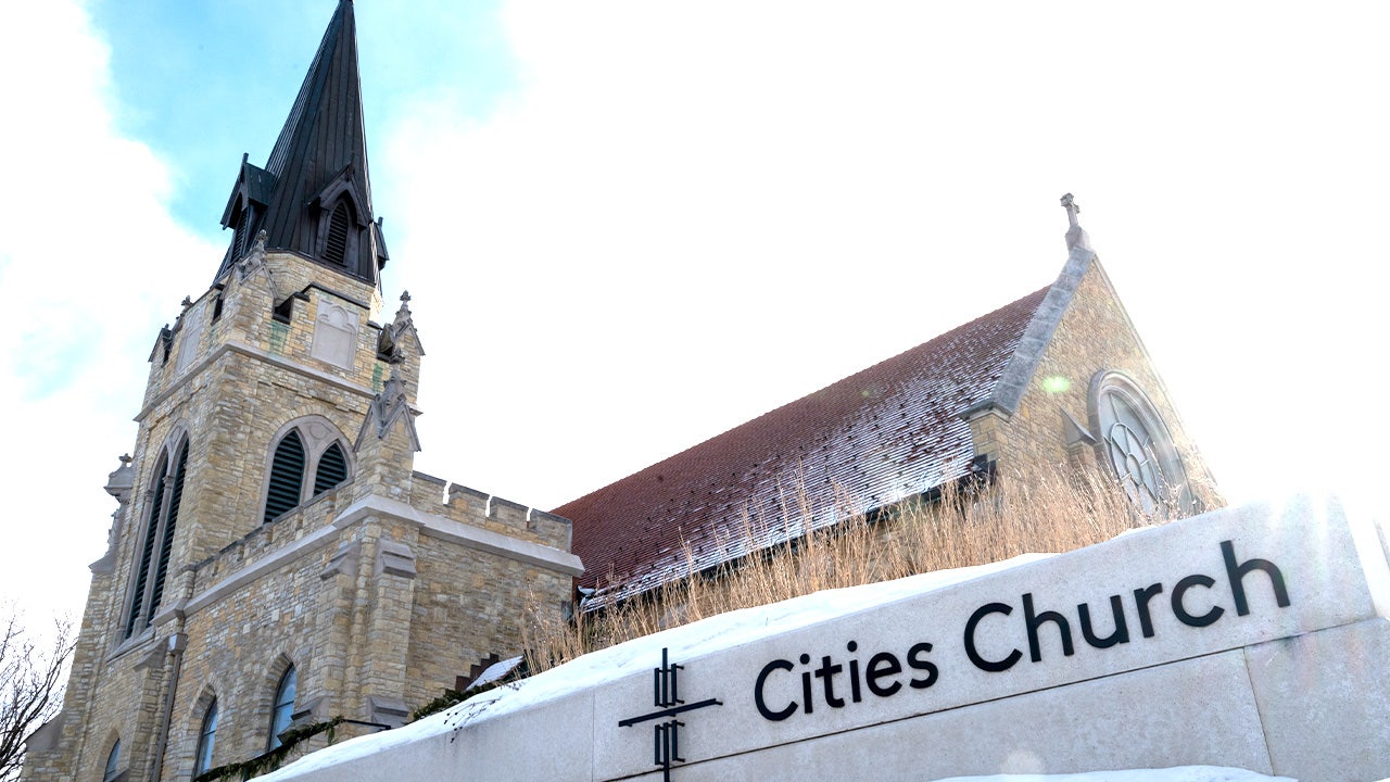 واشنطن بوست تقول إن احتجاج كنيسة مينيسوتا كان “هجومًا على الحرية الدينية”