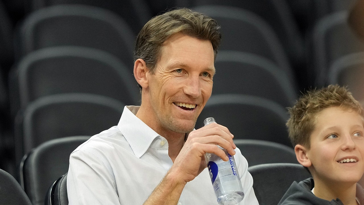 Warriors GM Mike Dunleavy Jr delivers subtle jab at player after reported trade demand Warriors GM Mike Dunleavy Jr delivers subtle jab at player after reported trade demand