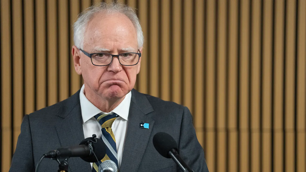 Bruce Pearl rips Tim Walz, Democrats after Border Patrol-involved shooting in Minnesota Bruce Pearl rips Tim Walz, Democrats after Border Patrol-involved shooting in Minnesota