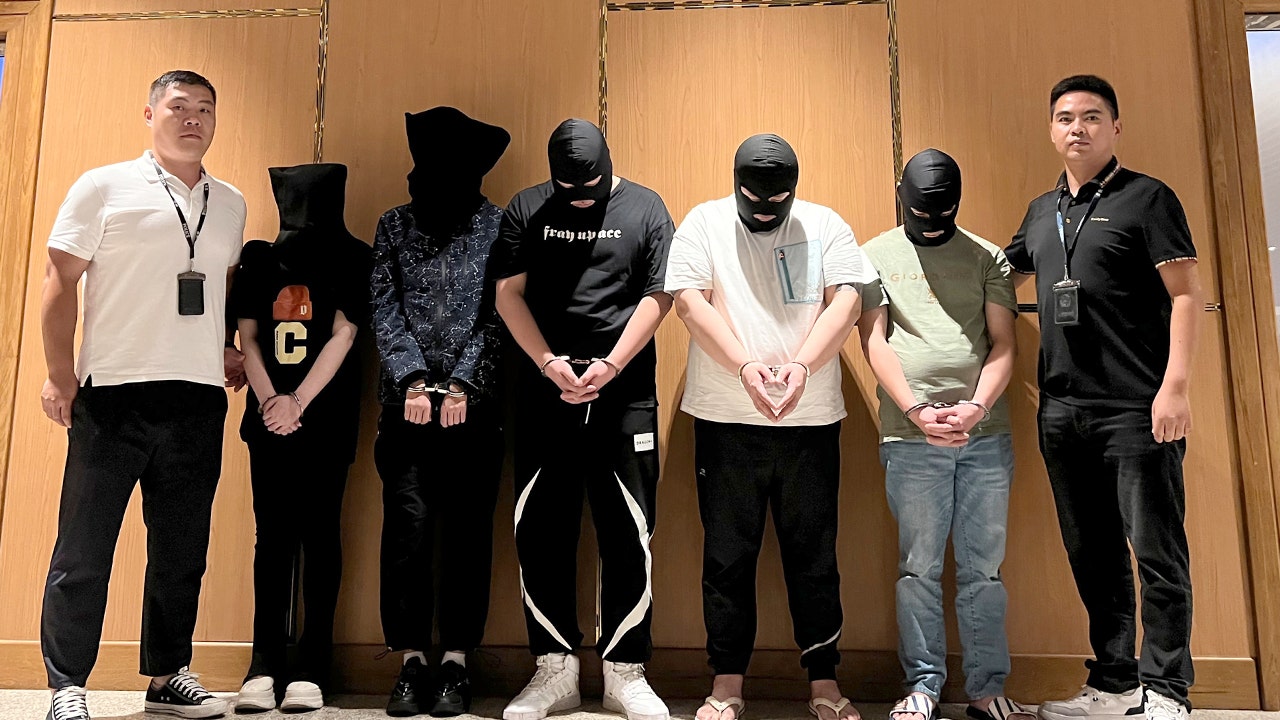 China executes 11 people convicted in scam crackdown China executes 11 people convicted in scam crackdown