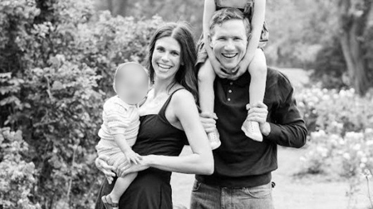 Dentist and wife found shot dead at home while 2 young children are unharmed Dentist and wife found shot dead at home while 2 young children are unharmed