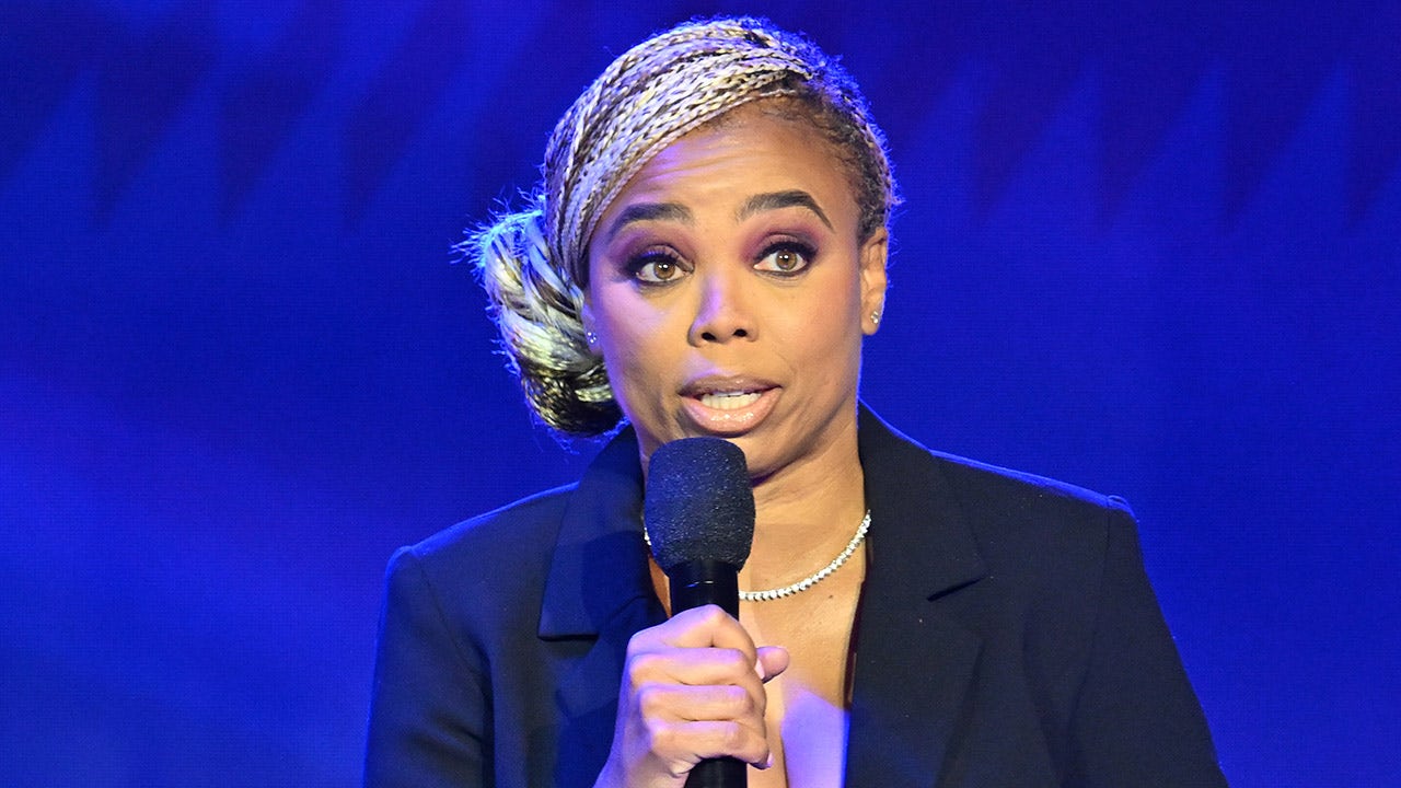 أعطى نجم ESPN السابق جمال هيل كيفن ستيفانسكي جولة في موقف تجنيد الصقور