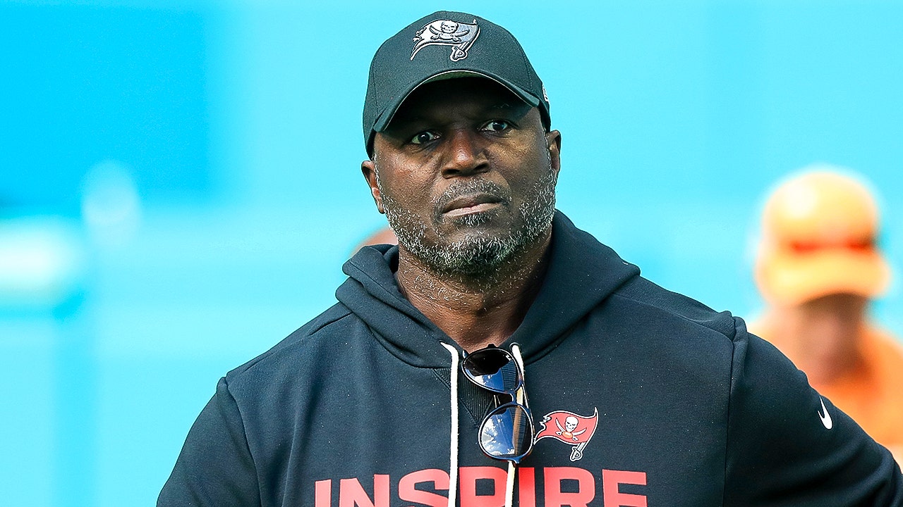 Buccaneers mempertahankan Todd Bowles sebagai pelatih kepala meskipun runtuh pada tahun 2025