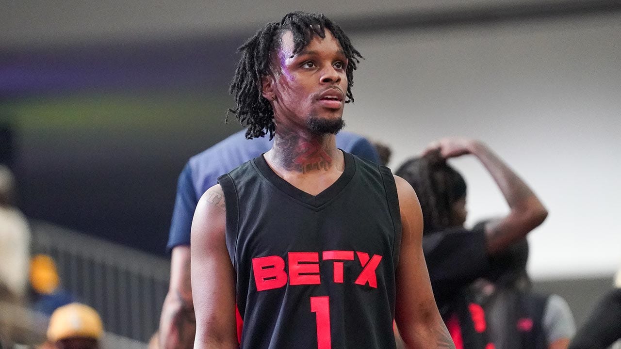 Music star Toosii labels Syracuse coach Fran Brown ‘bozo’ amid scholarship dispute Music star Toosii labels Syracuse coach Fran Brown ‘bozo’ amid scholarship dispute