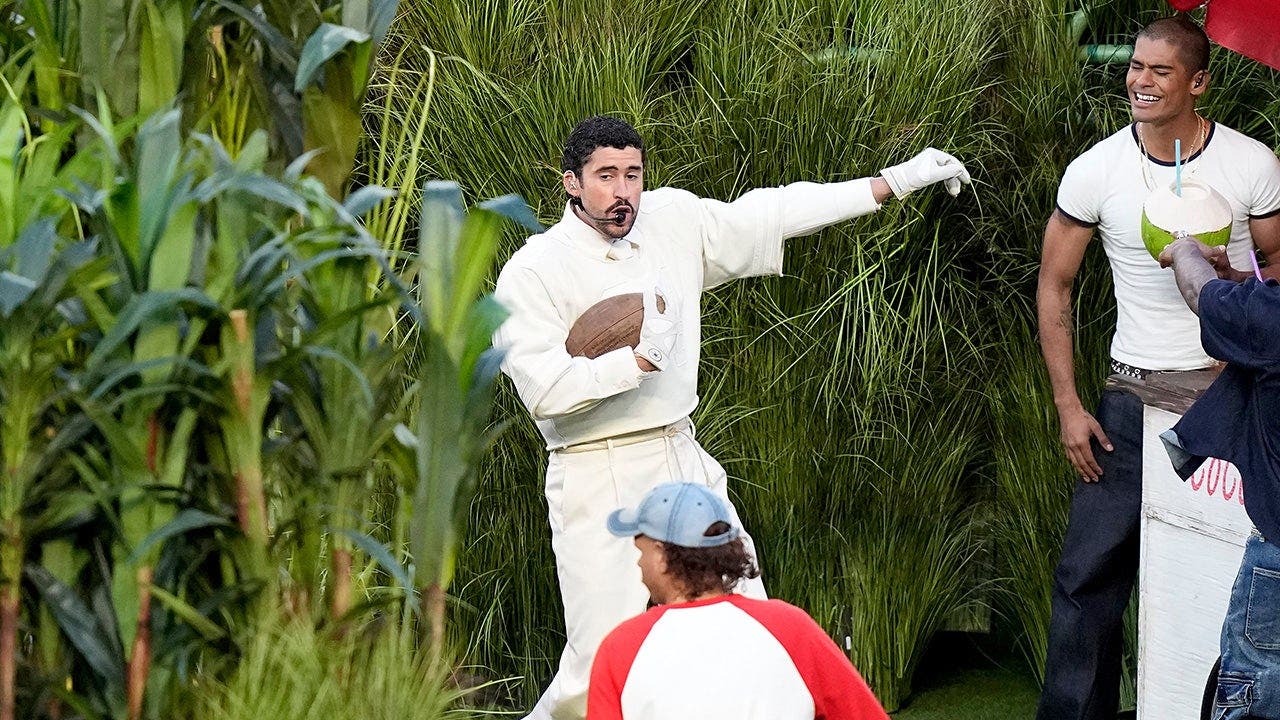 From kneeling to Spanish anthems: How the NFL lost Middle America at halftime