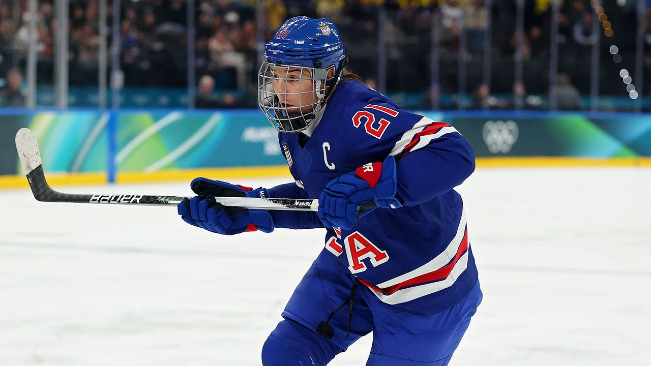 Hilary Knight memecahkan rekor Olimpiade dengan gol kemenangan untuk Tim AS