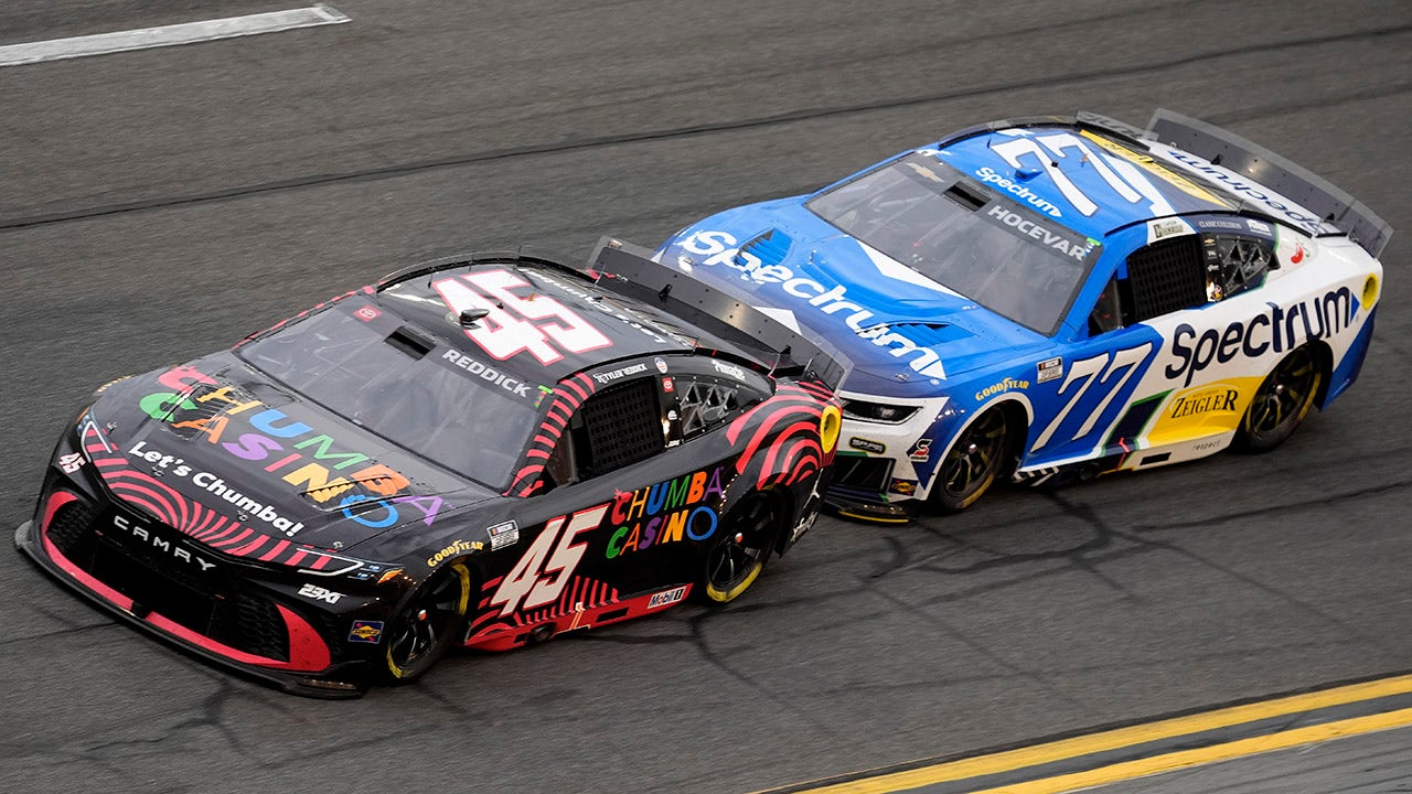 Berita NASCAR: Pembalap Michael Jordan memenangkan Daytona 500