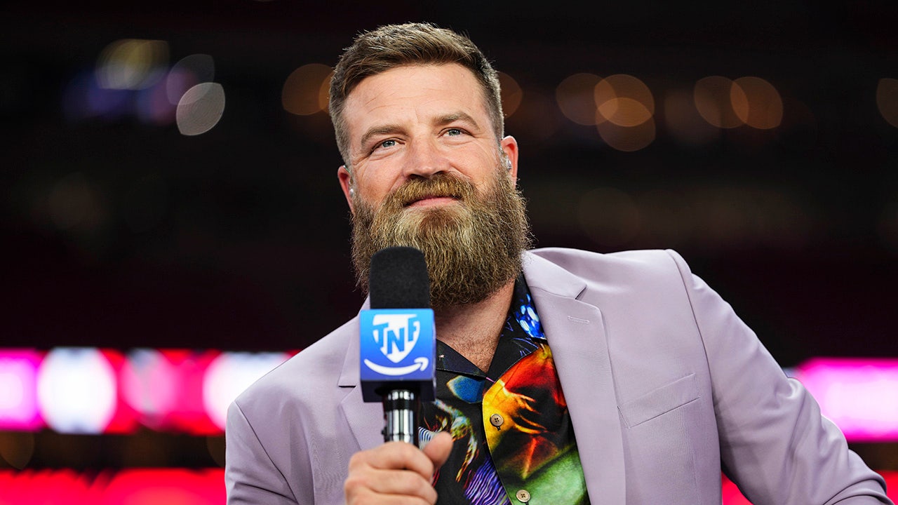 Ryan Fitzpatrick finds sliver lining for Jets fans watching Patriots, Sam Darnold in Super Bowl LX