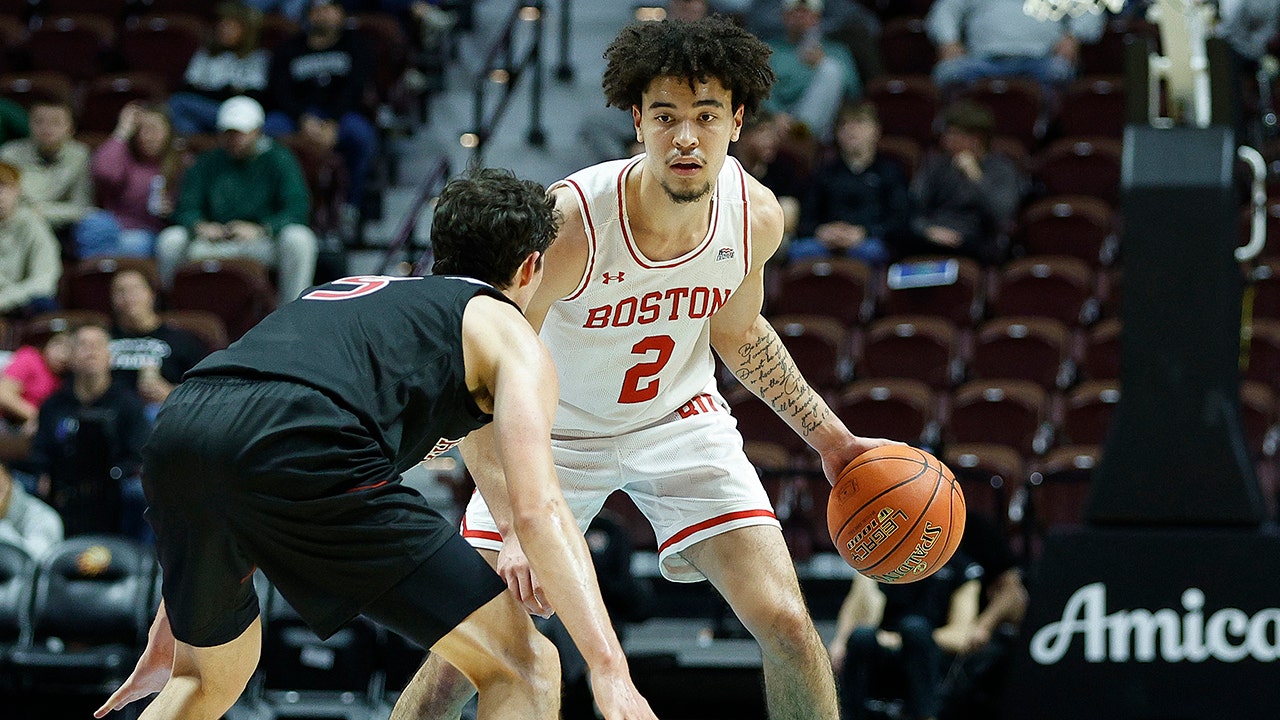 خافق بوسطن الجرس يبقي آمال البطولة حية