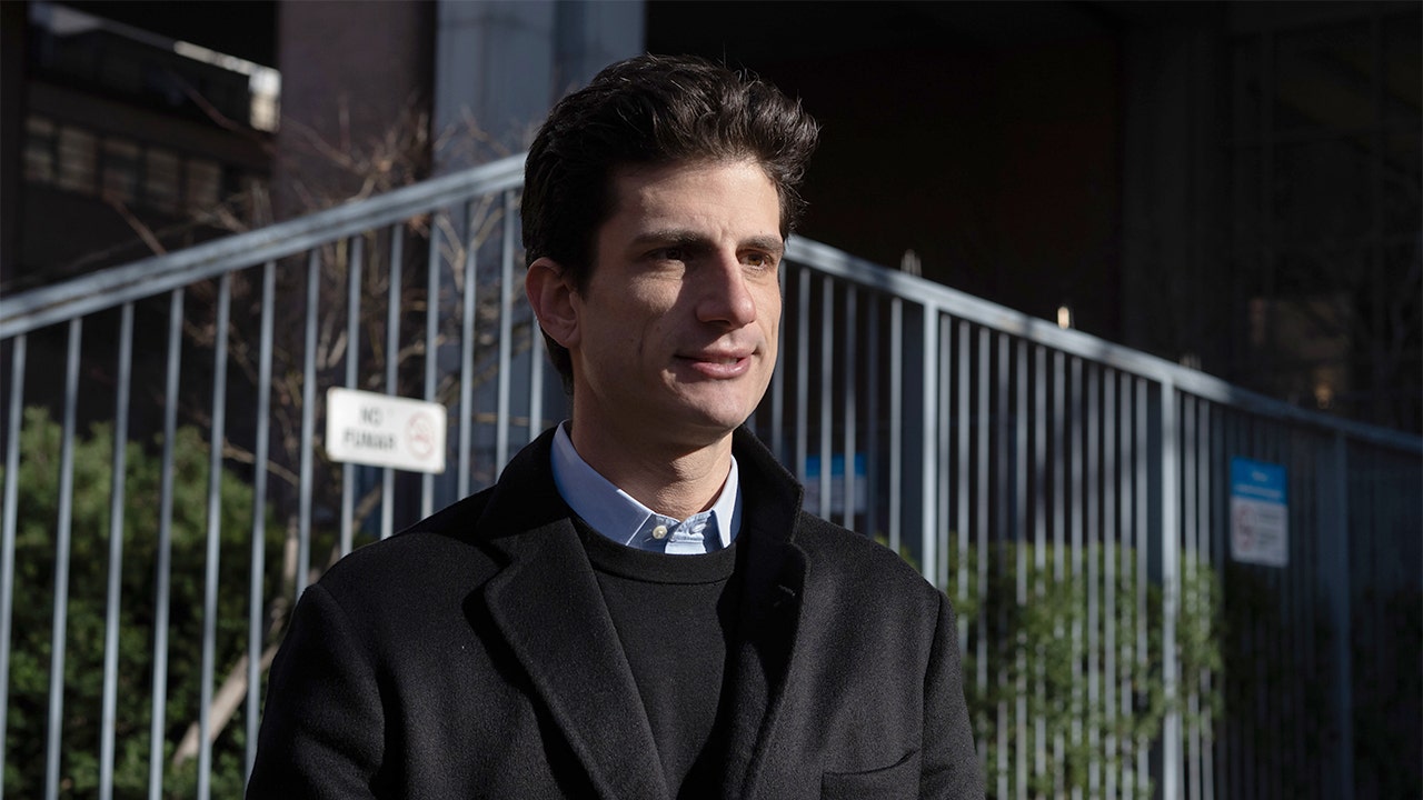 Jack Schlossberg noemt de ‘Love Story’-serie over zijn overleden oom, JFK Jr, fictie