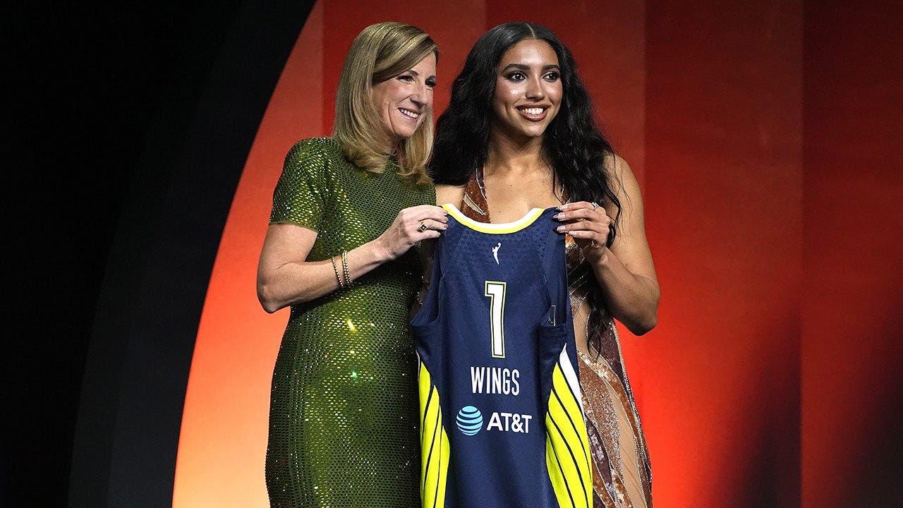 Azzi Fudd goes No 1 in WNBA Draft to Wings, reunites with Paige Bueckers with historic 0K salary Azzi Fudd goes No 1 in WNBA Draft to Wings, reunites with Paige Bueckers with historic 0K salary