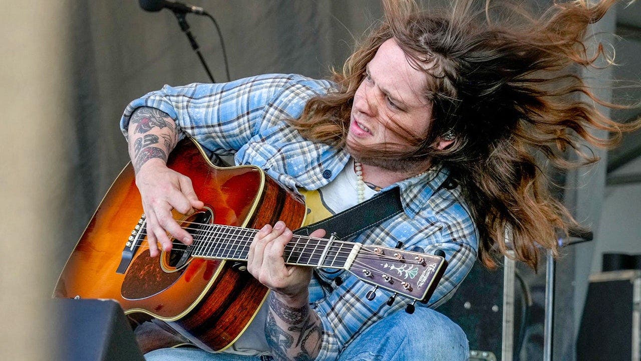 Billy Strings broke his leg skateboarding backstage and heard it 'snap over the screaming crowd'