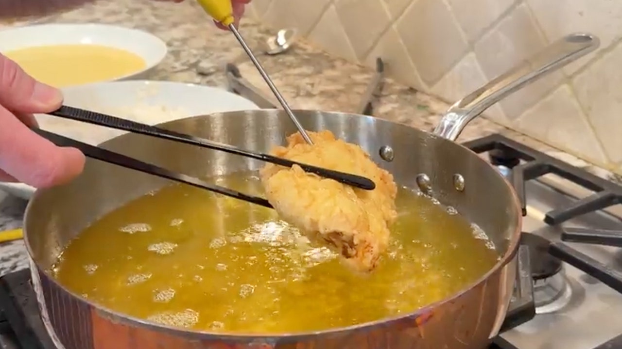 James Walker fried the coated chicken in hot oil, cooking each side until golden brown and crisp. (James Walker/@jwalkermobile)
