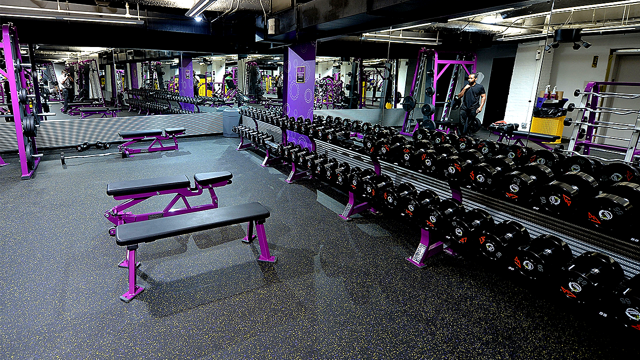New Hampshire woman says Planet Fitness canceled her membership after she reported man in locker room