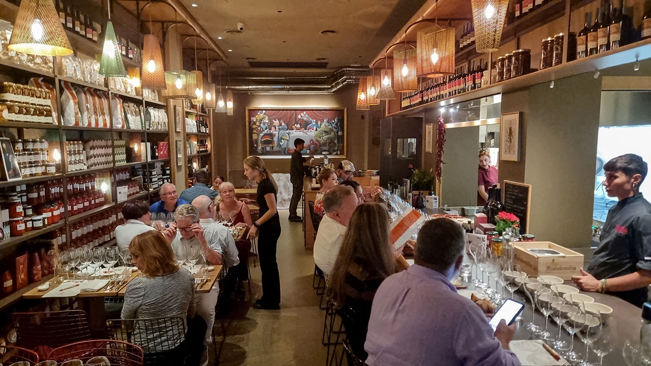 Phone-free restaurants are trending across the US Phone-free restaurants are trending across the US