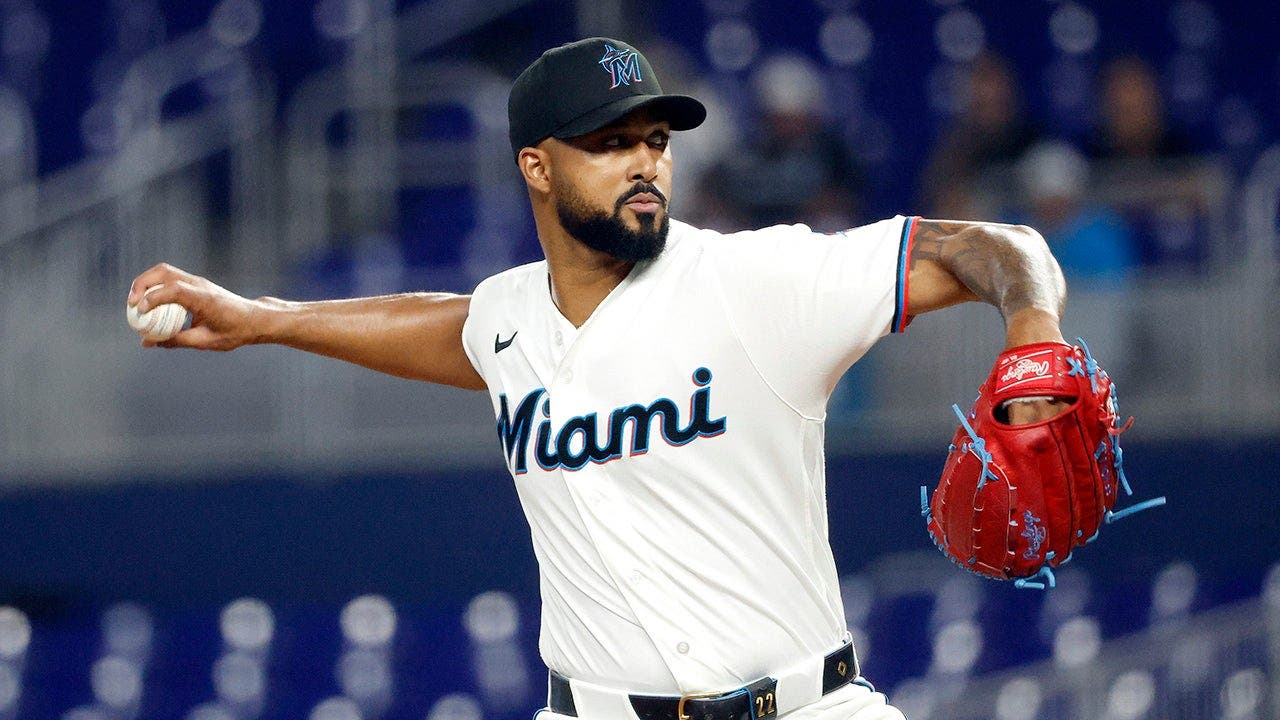 Marlins’ Sandy Alcantara expresses frustration with decision to be removed in 9th inning Marlins’ Sandy Alcantara expresses frustration with decision to be removed in 9th inning
