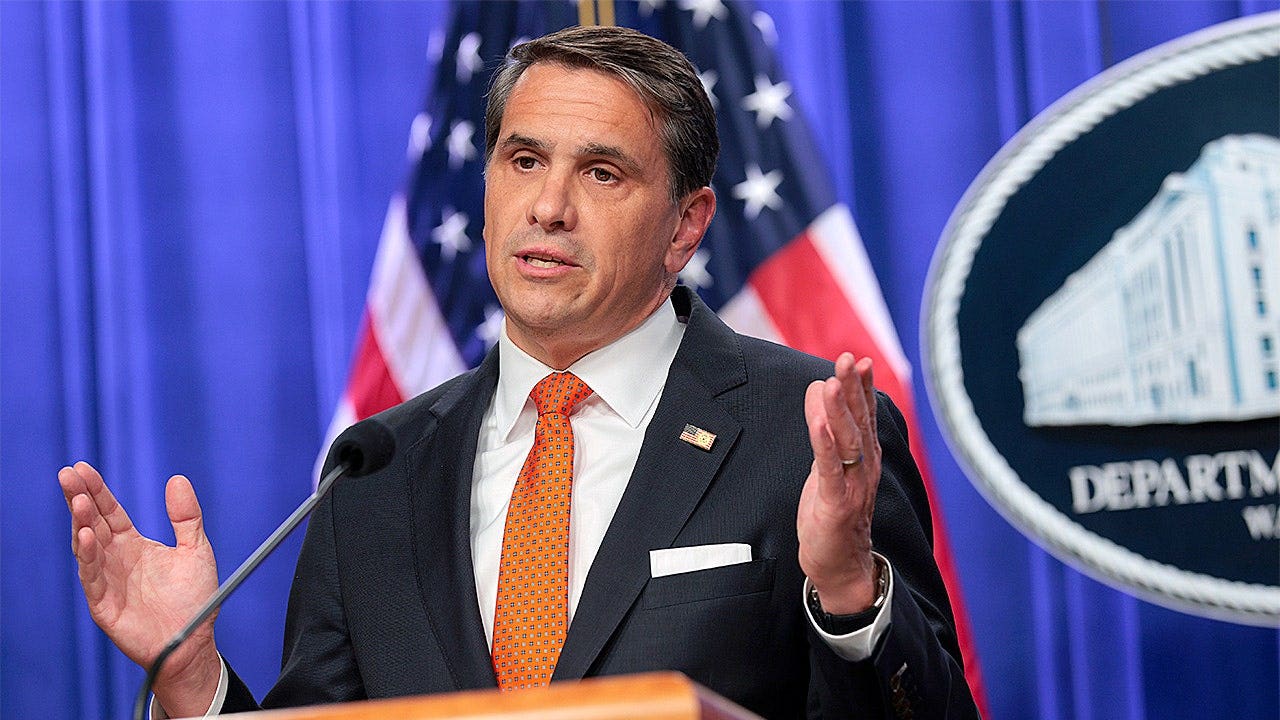 Blanche argues Trump can influence DOJ investigations, including those involving political foes Blanche argues Trump can influence DOJ investigations, including those involving political foes