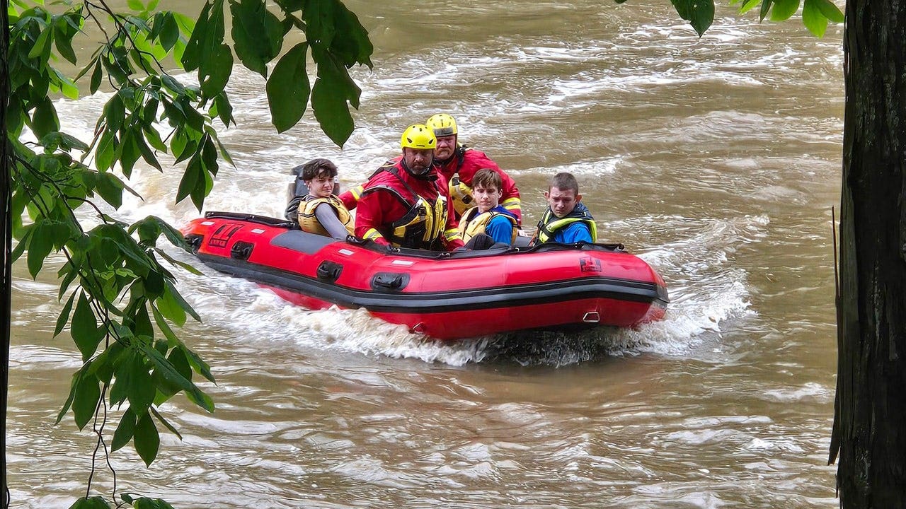 28 Boy Scouts rescued from fast-moving floodwaters during river trip in West Virginia 28 Boy Scouts rescued from fast-moving floodwaters during river trip in West Virginia