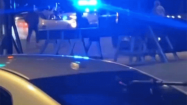 Chicago teen takeover mob rams police cruiser backward, swarms car as onlookers cheer: video