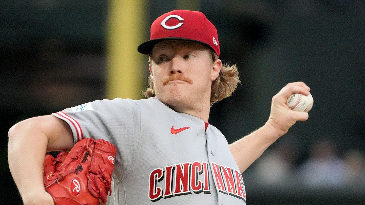 Reds All-Star pitcher Andrew Abbott proposes to Cincinnati TV anchor girlfriend
