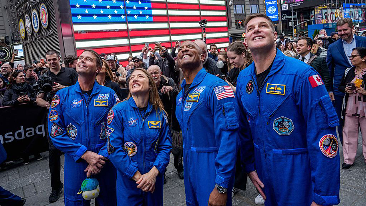Artemis crew says they wanted to 'connect with humanity,' show what can be done when they put their mind to it