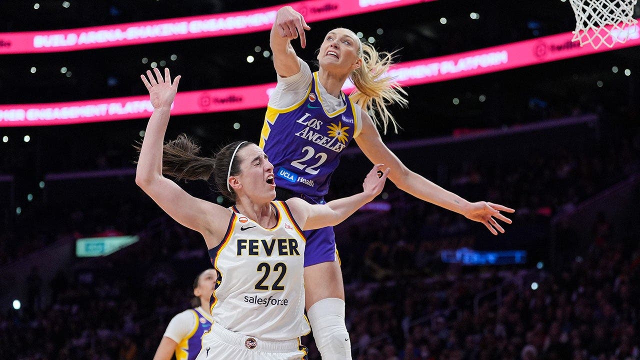 Sparks’ Cameron Brink fires off explicit outburst after blocking Caitlin Clark’s shot Sparks’ Cameron Brink fires off explicit outburst after blocking Caitlin Clark’s shot
