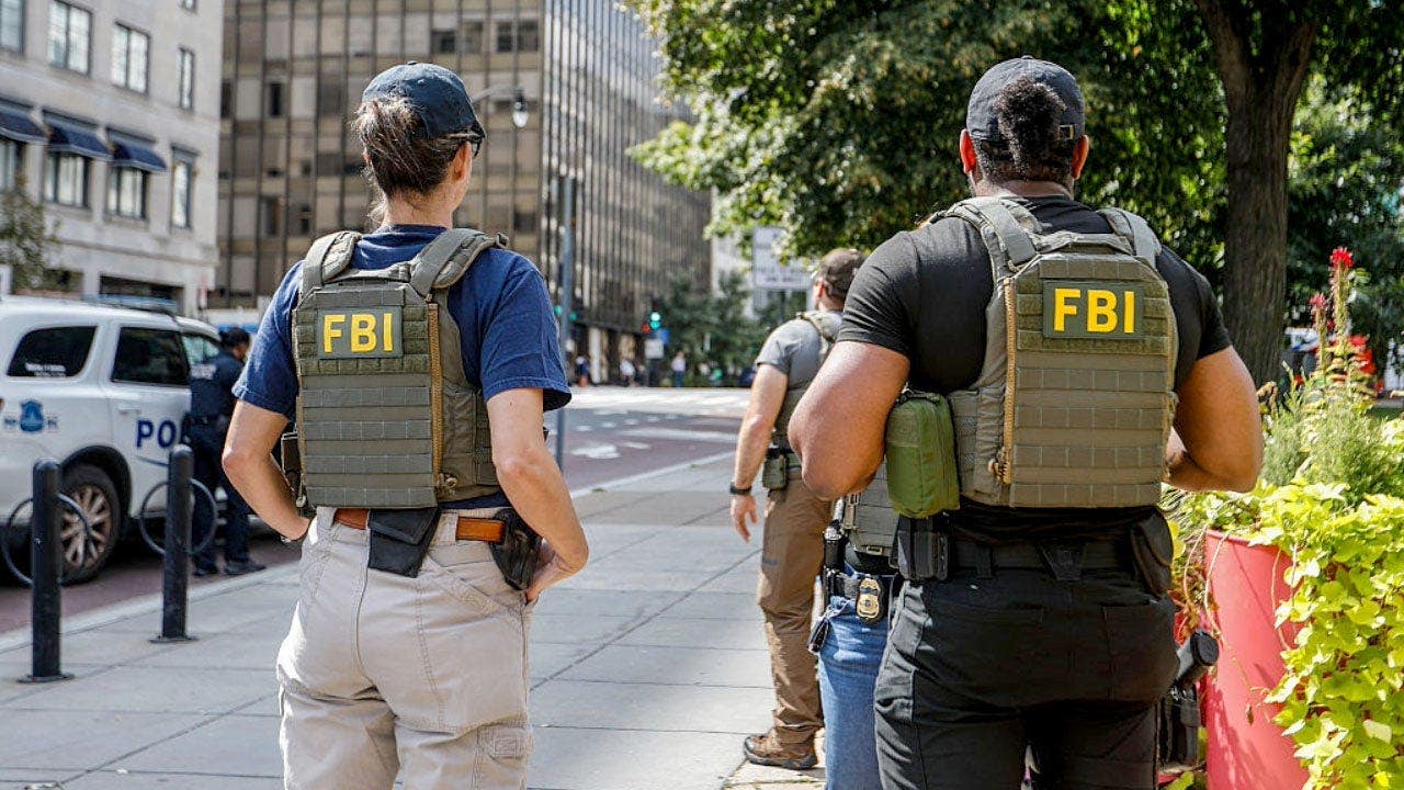 Wisconsin official cries foul alleging FBI showed up at front door of county election director’s home Wisconsin official cries foul alleging FBI showed up at front door of county election director’s home