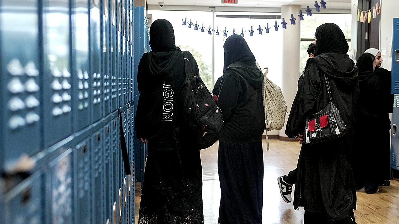 California school district sued over field trip to mosque where students allegedly donned Muslim garb