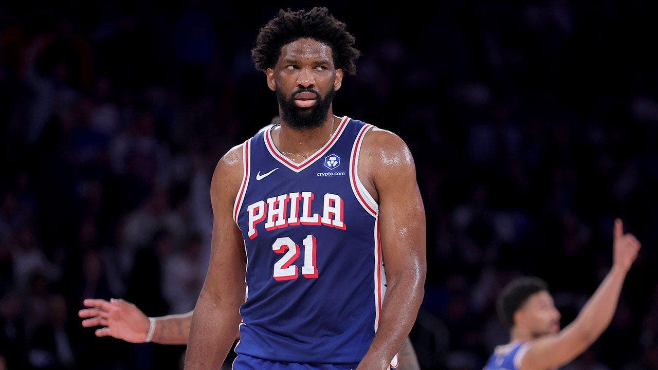 Tiki Barber tells Joel Embiid to 'stop being a b-tch' after complaining about Knicks physicality
