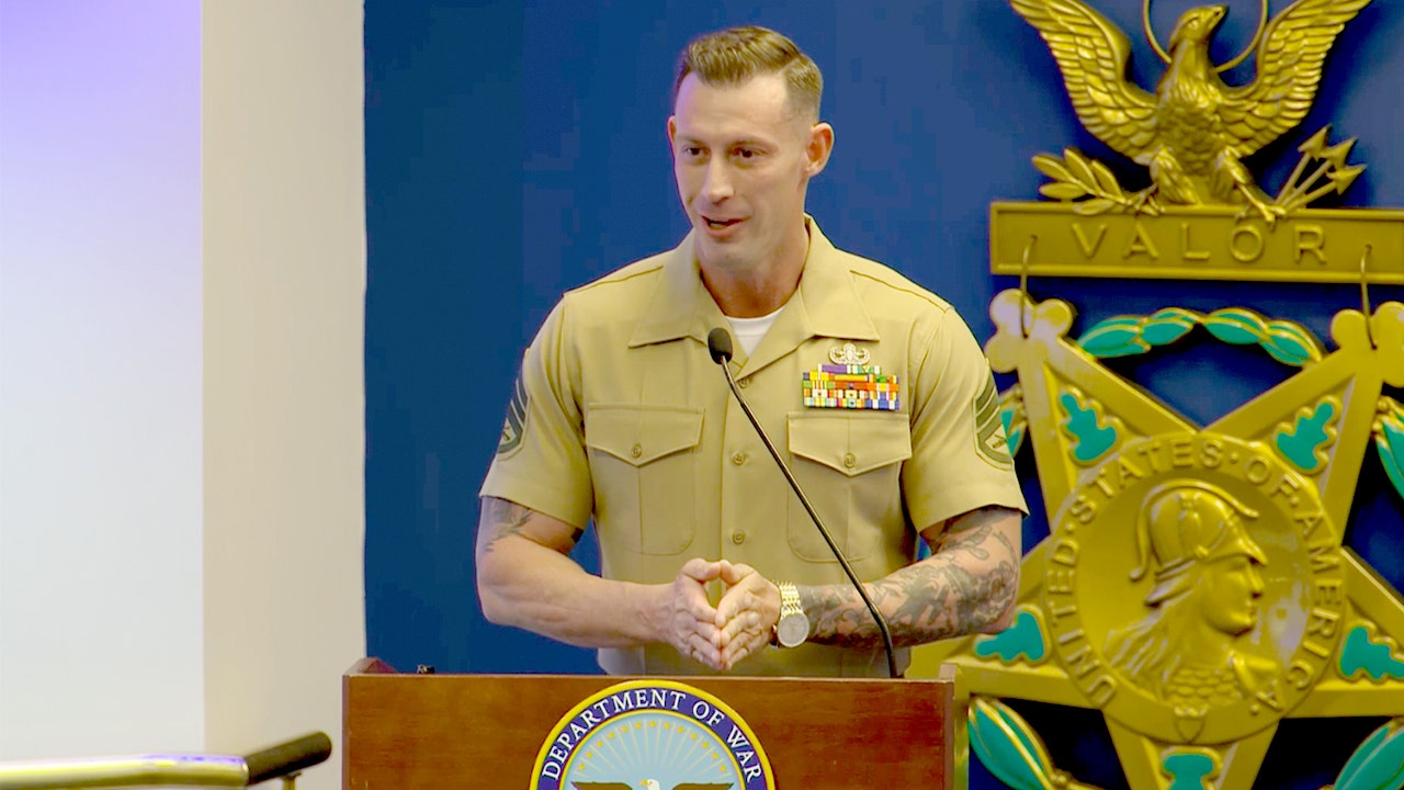 Fox News' Johnny 'Joey' Jones reenlists in United States Marine Corps