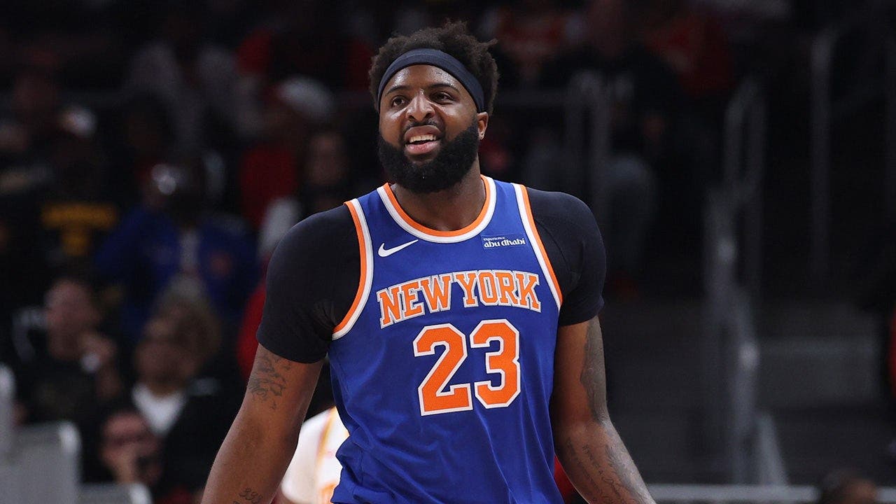Mitchell Robinson’s broken right pinky puts Knicks’ NBA Finals rotation in jeopardy ahead of Game 1: reports