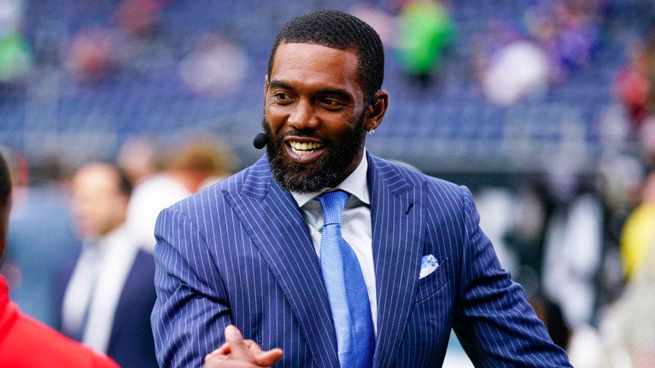 Randy Moss launches YouTube bass fishing series while headlining record $3.25M tournament in Nashville