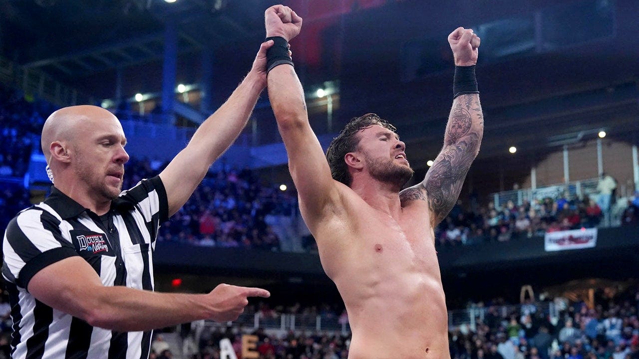 ويل أوسبراي يفوز بمباراة بطولة واين هارت، متعهدًا بأخذ AEW إلى القمة
