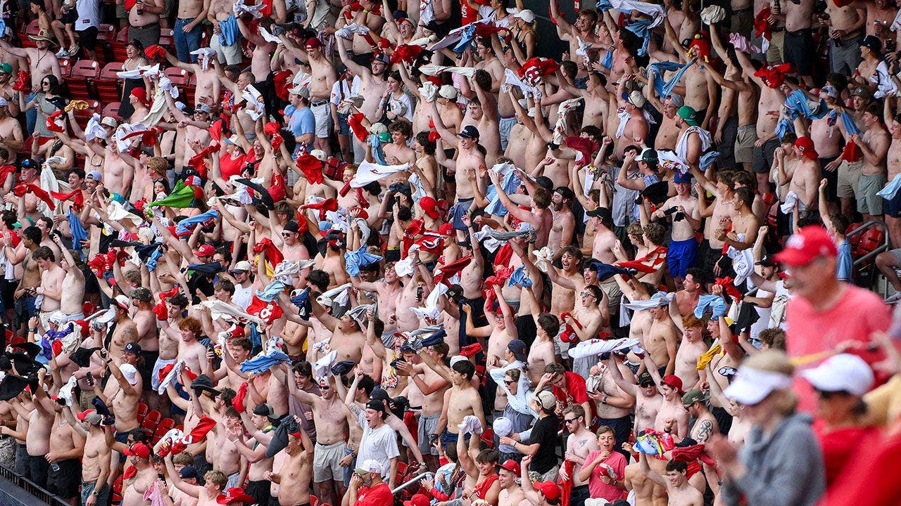 Cardinals' Ivan Herrera acknowledges shirtless mob after clubbing walk-off home run over Pirates