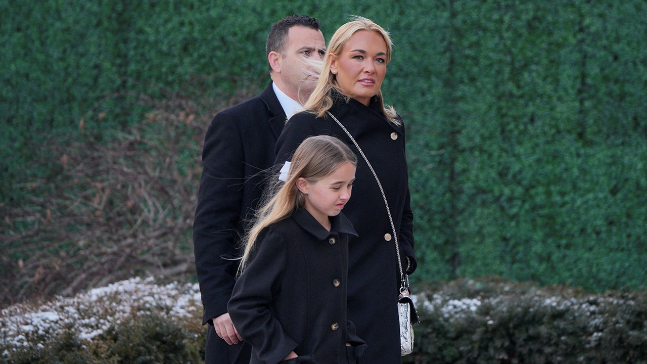 Vanessa Trump reveals breast cancer diagnosis as Trump family rallies Vanessa Trump reveals breast cancer diagnosis as Trump family rallies