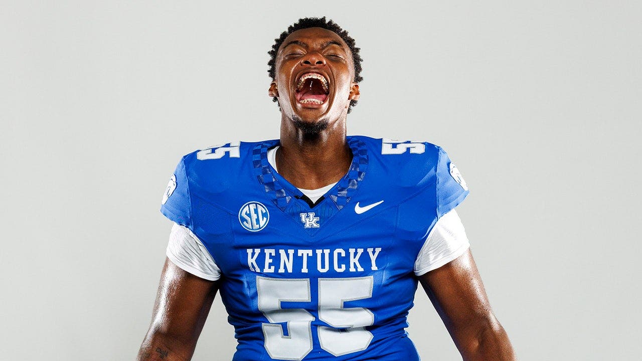 Kentucky football mourns Nic Smith after defensive lineman found dead on campus Kentucky football mourns Nic Smith after defensive lineman found dead on campus