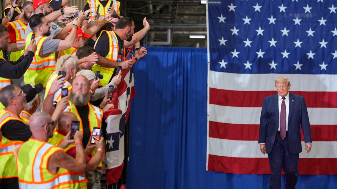 Trump fuels hopes for nationwide right-to-carry legislation with surprise declaration at Pennsylvania event Trump fuels hopes for nationwide right-to-carry legislation with surprise declaration at Pennsylvania event